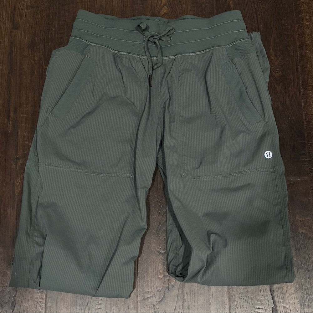 LULULEMON Dark Forest Dance Studio Mid Rise Jogger Size 4 - Picture 5 of 7
